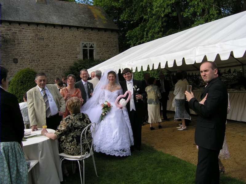 Les mari&eacute;s et les parents de Karine