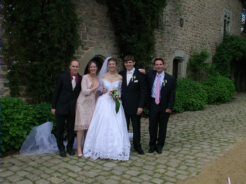 Les mari&eacute;s et leurs t&eacute;moins